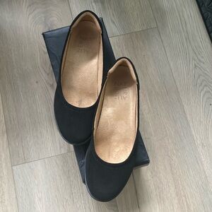 Naturalizer Flexy Black Fabric Flats W6